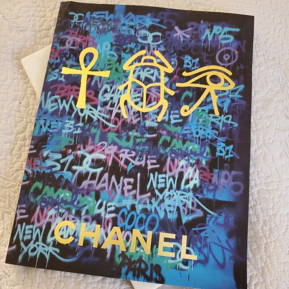 CHANEL Metiers D'Art 2018/19 - Picture 1 of 3